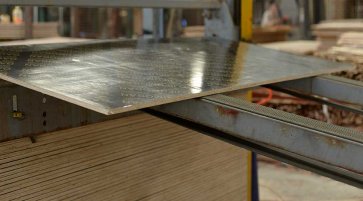 優(yōu)質(zhì)覆膜板2440-1220mm模板