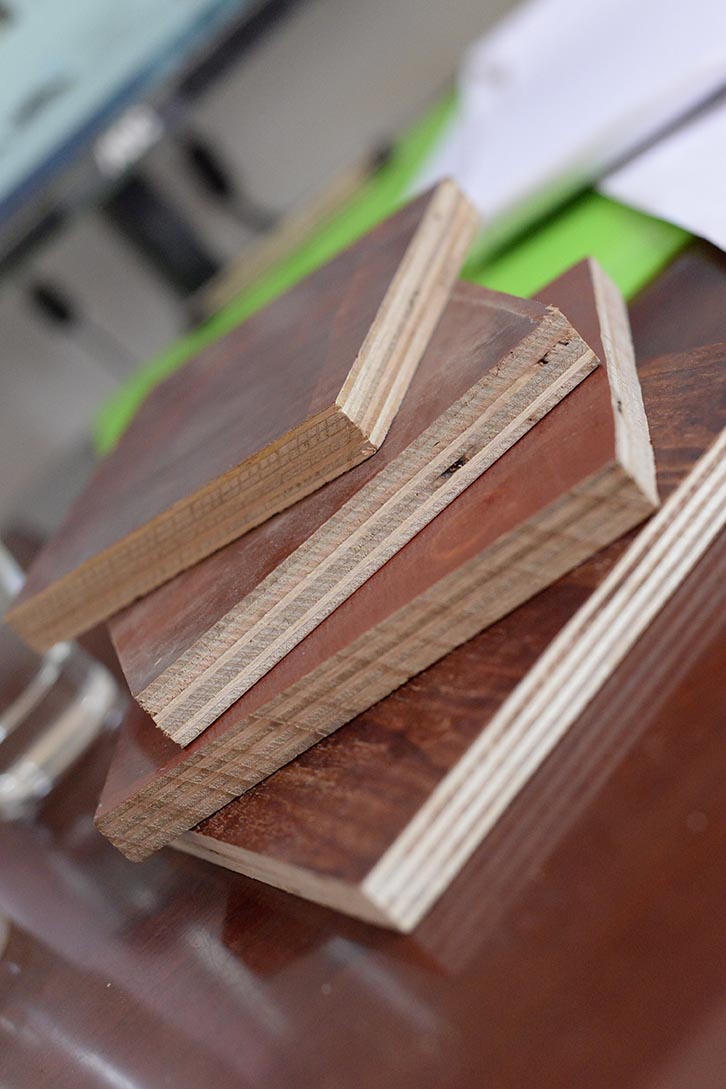 1.0厚度紅板南寧建筑模板廠家供應