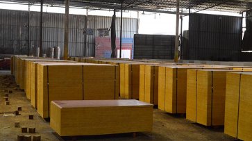 建筑鐵紅面施工用建筑模板