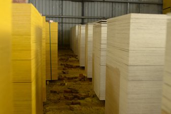 建筑裝模用模板鐵紅面建筑模板